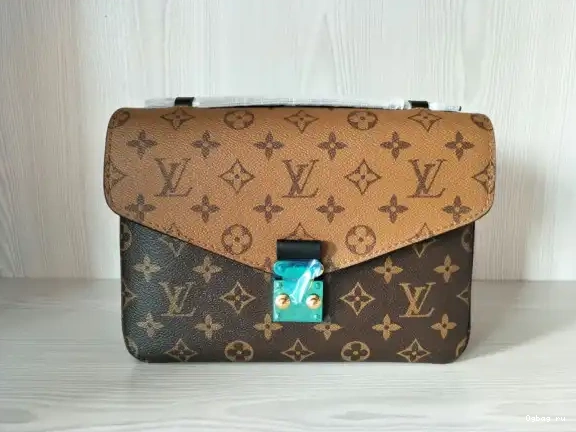 Louis POCHETTE Vuitton METIS 0427